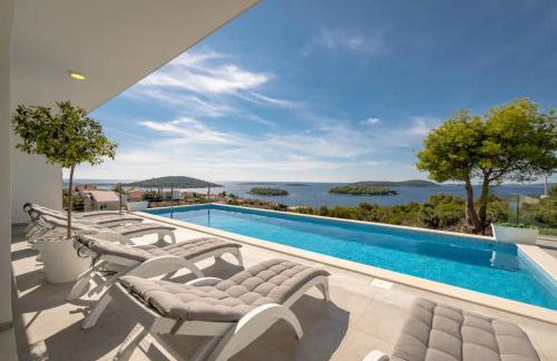 Villa Marvela - Family 4 Bedroom - Photo 1