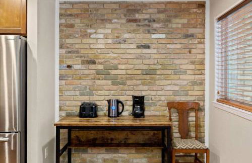 Yellow Stone: Chef's Kitchen, Patio & Location - Foto 11