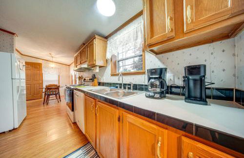 1 Mi to Lake Access Erie Home with Private Backyard - Foto 8