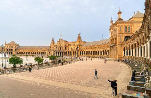 Vistas a Plaza de España y Parking Gratuito - Foto 40