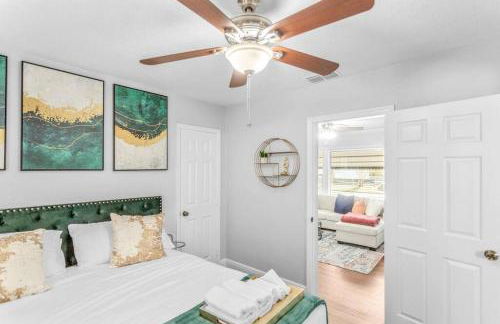 King bd Charming 2-Storey Cottage w PrivateYard - Foto 23