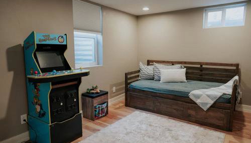 The Charlotte House With Soaking Tub, Arcade Game, Firepit - Foto 4
