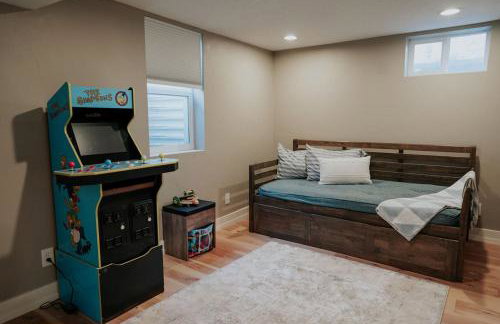 The Charlotte House With Soaking Tub, Arcade Game, Firepit - Foto 4