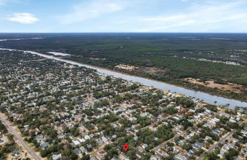 Beachy 3BD Bungalow One Block from Scenic Walkway - Foto 9