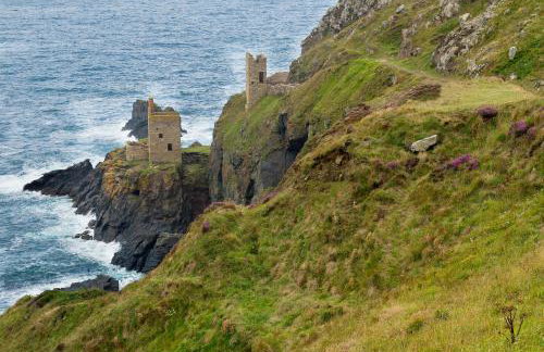 Hillside Studio - Photo 33