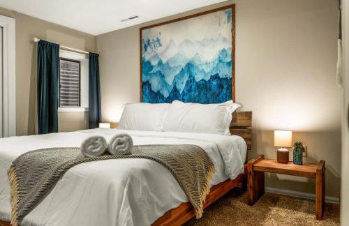 Spacious Comfort in Scenic Monument - Foto 47