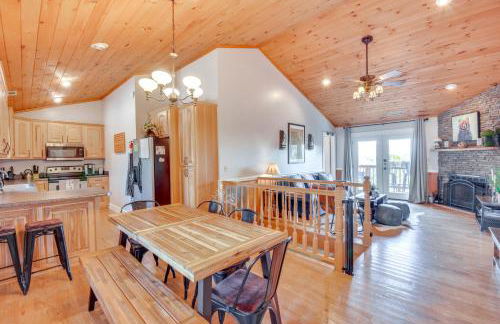 Lakemont Mountain Cabin with Game Room and Hot Tub! - Foto 4