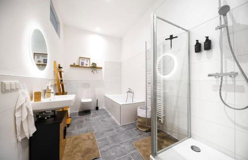 Luxuriöses 3-Zimmer-Apt I Terrasse I Familienfreundlich I Küche I Netflix I Kostenloser Parkplatz I 125 m2 - Photo 6