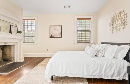 The Montgomery Manor - 5 Bedroom 4 Bath with Pool and Garage - Foto 49