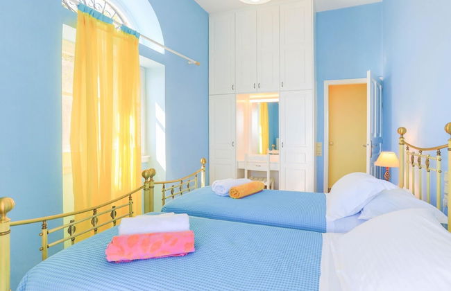 House On The Rocks in Nisaki - Photo 4