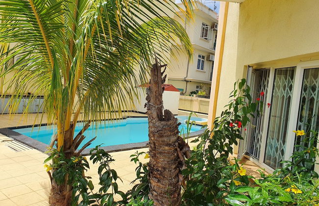 Captivating 3-bed Apartment in Flic en Flac - Photo 1