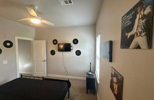 Luxury 3BR Townhome Stay - Foto 32