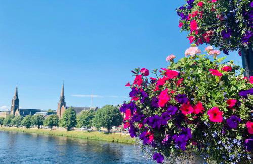 Scardroy Homes Inverness - Central 2 Bedroom with Parking WiFi Smart TVs Sleeps up to 6 - Foto 3