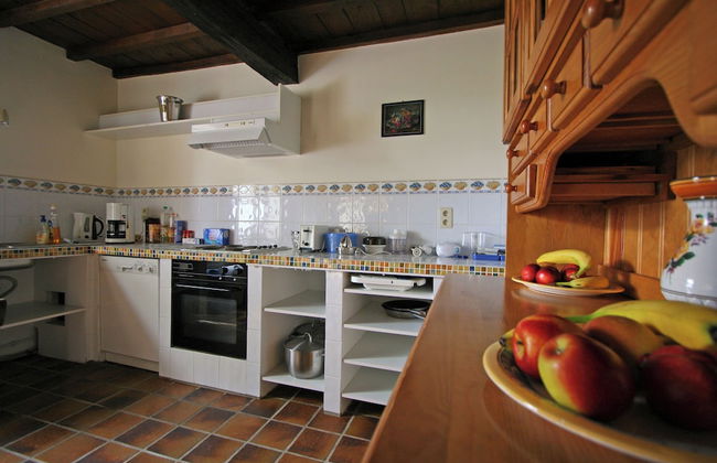 Winenne Home With Hot Tub - Photo 12