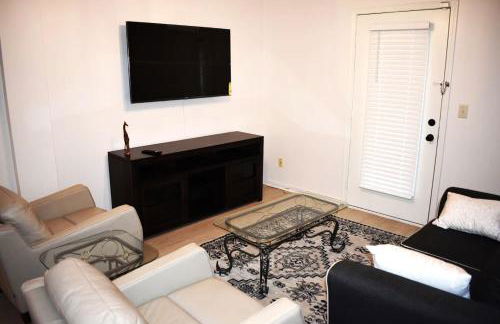 Cozy 3BR-3BA Home Near Zona Rosa Shopping and Dining - Foto 13