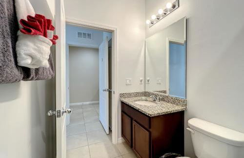 Solterra Resort Davenport FL Clubhouse Area - 7 Bedroom 6 Bath Home with Private Pool Spa - Lazy River 20 min from Disney - Foto 100