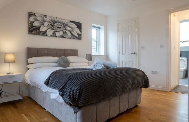 Host Stay Oriel Close - Photo 2