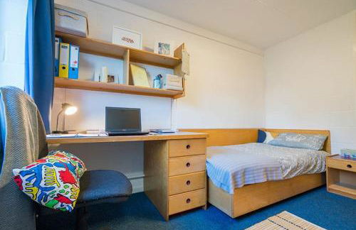 Ensuite Bedrooms with Shared Kitchen and Apartments at Simpsons Hall in Nottingham - Photo 21