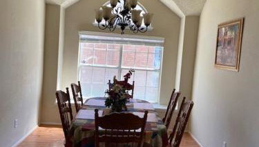 Comfy 3-Bedroom Home in Arlington - Foto 3