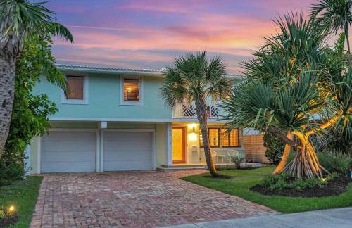 Steps to Beach, Pool, Backyard Oasis, Game Room - Foto 14