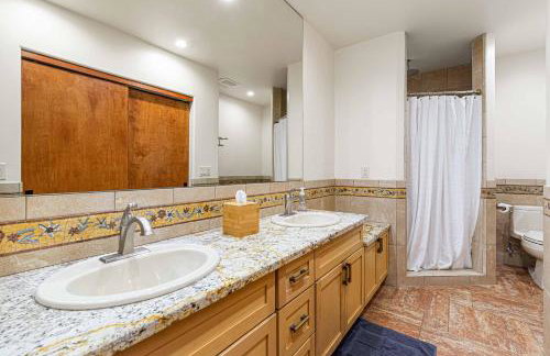 8-Bedrooms with Stunning Views & 75' Lap Pool - Foto 70