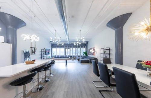 Luxurious 5BR Suite Perfect for Group of 12 guests with Pool table, Optional Parking and Gym Access Near McCormick Place and Soldier Field - Foto 30