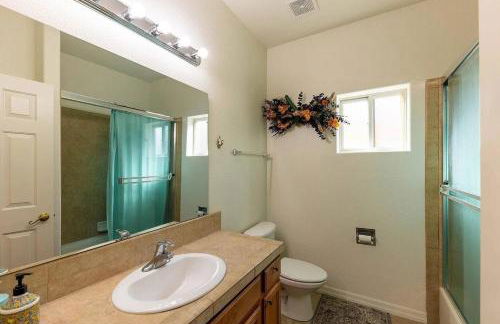 Spacious Home - Pool Table, Game Room & Jacuzzi - Foto 9