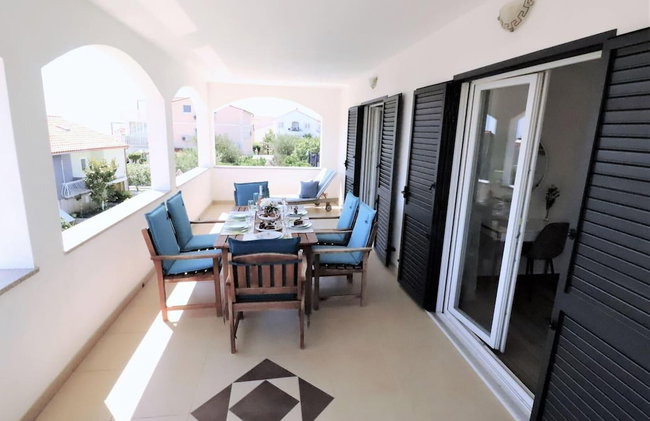 Villa Mendula Trogir - Luxury villa by the beach - heated pool - lush green garden - Photo 117