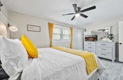 The Happy Place: 3BR Home on Quiet Street - Foto 4