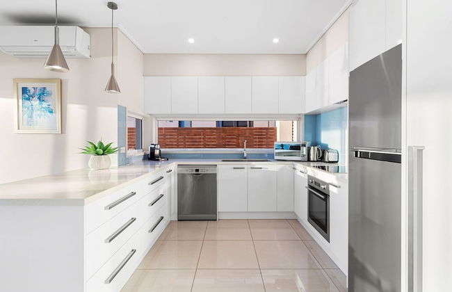 Clifftop Family Retreat With Views Pool - Foto 17