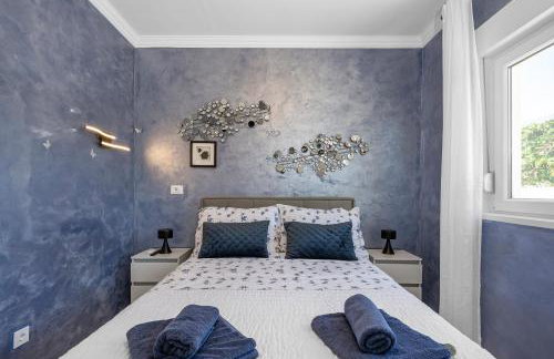 Villa VERONICA with CINEMA PROJECTOR by the HEATED POOL and JACUZZI - Foto 44