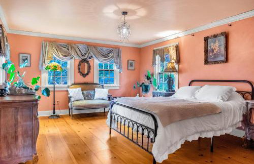 Hot Tub and Large Yard Elegant Deansboro Getaway - Foto 16