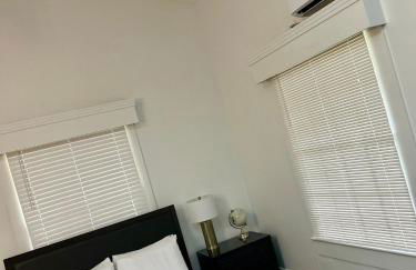 Renovated Peaceful Luxury Walk to Mall Park Publix - Photo 9