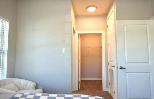 Trenton Sky Suite, Comfort, Pool, Gym, Gated Access - Photo 4