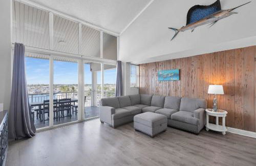 St Thomas - Waterfront Penthouse sleeps 16 w Pool & Boat Dock - Foto 7