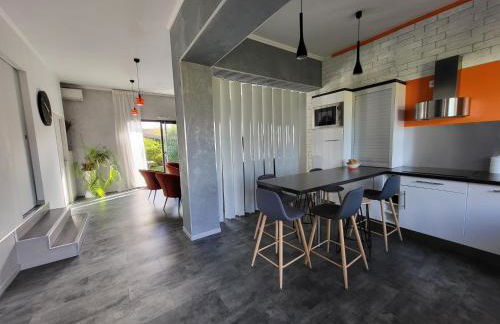 EMLAVIE - Maison familiale OU Loft SPA - à 3km Futuroscope - Foto 3