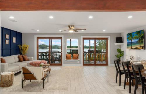 Lakefront Retreat Sleeps 15 Starlink Internet - Foto 26