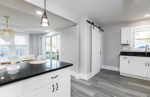 Modern Home Heart of South Bend - Foto 12