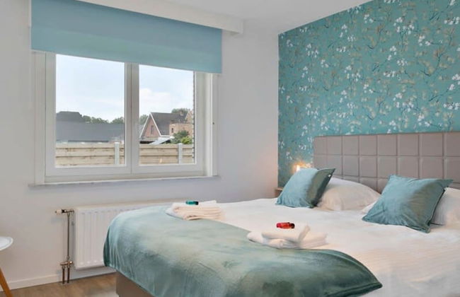 Spacious Bungalow With Garden Near the Beach sea - Photo 9