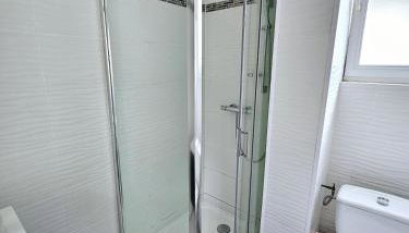 Charmant 2 pièces, accès facile au centre - Foto 3, Shower