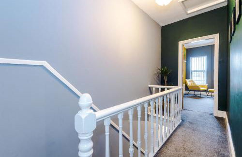 Spacious Modern Chester Home - Great Location - Photo 45