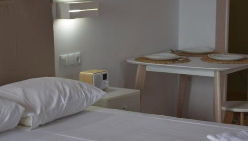 Alexandros Beachfront Apartments near Petalidi with Private Sunbeds & Sea View - Foto 5