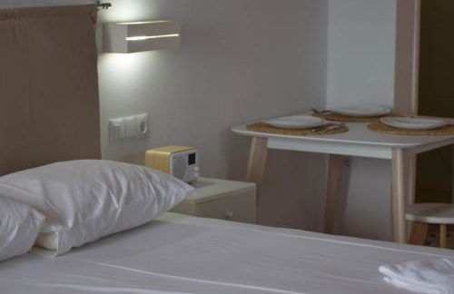 Alexandros Beachfront Apartments near Petalidi with Private Sunbeds & Sea View - Foto 5