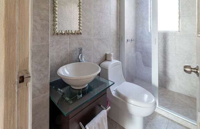 Penthouse Near Masaryk , Sleeps 16 , Pet Friendly - Foto 18