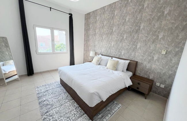 Cosmos Living Discovery Gardens Sleeps 4 - Photo 4