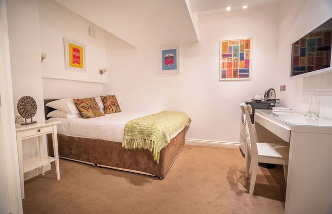 Pod Rooms - Nell Gwynn House Apartments - Photo 30