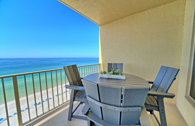 Luxurious Beachfront Condo with Beachside Pool Access and Free WiFi - Unit 1202 by RedAwning - Foto 40