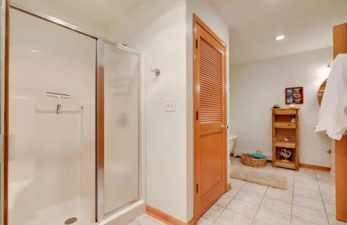 Dock and Views Lakefront Family Home in Conover! - Foto 17