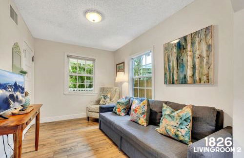 3 Home 12 bedroom compound with Pool and BBQ sleeps 24 - Foto 15