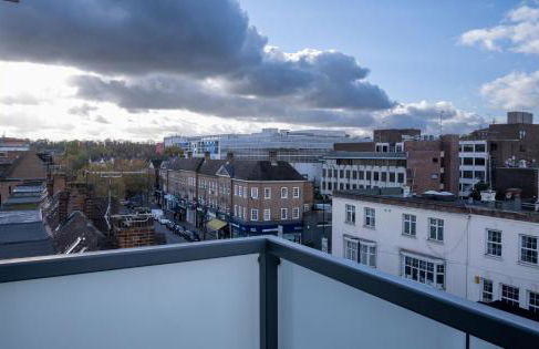 Palm Tree House Apartments - Photo 9